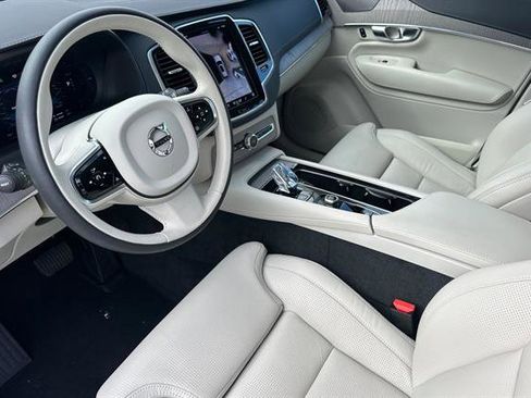 Certified 2025 Volvo XC90 T8 Ultra w/ Protection Package Premier image 9