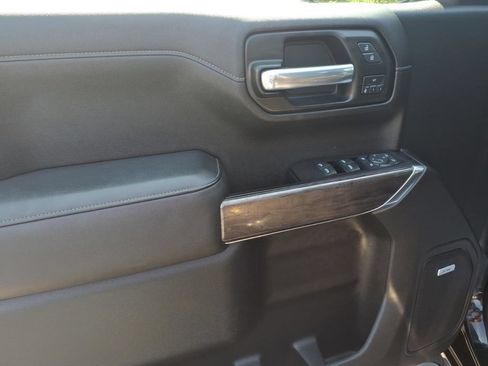Used 2020 Chevrolet Silverado 1500 LTZ w/ LTZ Convenience Package AWD/4WD image 11