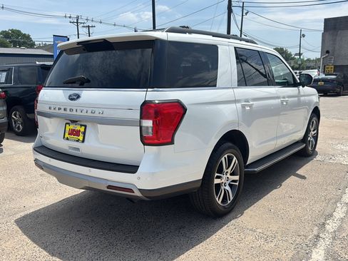 Used 2022 Ford Expedition XLT AWD/4WD image 5