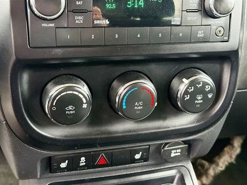 Used 2016 Jeep Patriot Latitude image 13