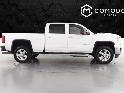 Used 2019 GMC Sierra 2500 SLE image 2