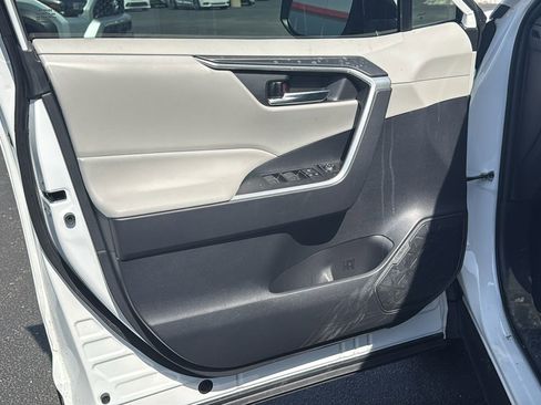 Certified 2022 Toyota RAV4 XLE w/ Convenience Package image 10