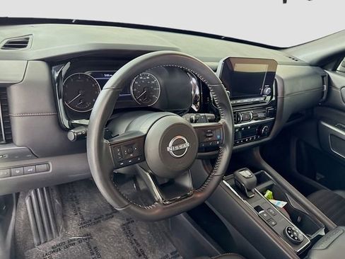 Used 2025 Nissan Pathfinder Rock Creek AWD/4WD image 9