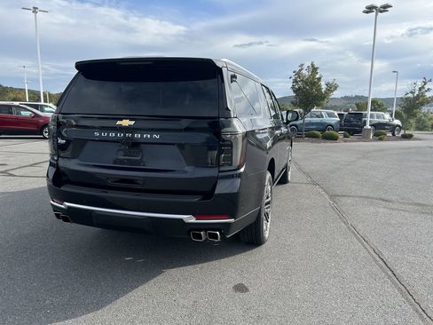 New 2025 Chevrolet Suburban High Country image 7