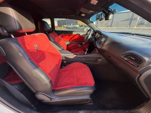 Used 2022 Dodge Challenger R/T Scat Pack RWD image 11