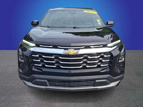 Used 2025 Chevrolet Equinox LT AWD/4WD image 2