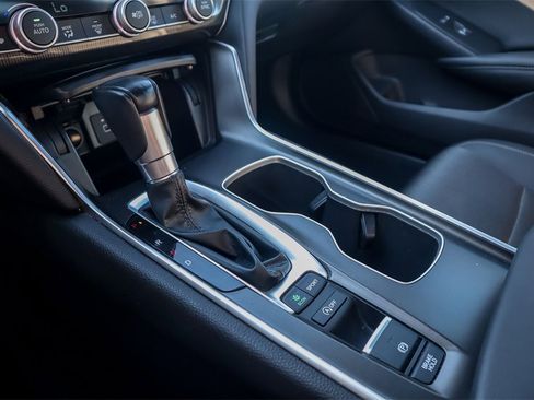 Used 2022 Honda Accord Sport image 17