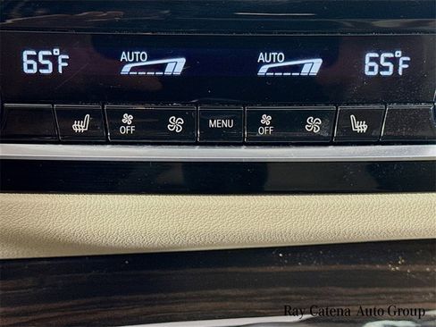 Certified 2023 BMW 530e xDrive w/ Premium Package image 21