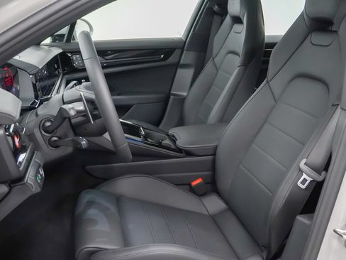 Certified 2025 Porsche Panamera 4 AWD/4WD image 5