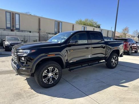 Used 2024 GMC Canyon AT4 w/ AT4 Premium Package AWD/4WD image 3