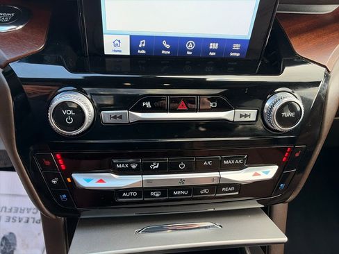 Used 2023 Ford Explorer King Ranch w/ Technology Package image 29