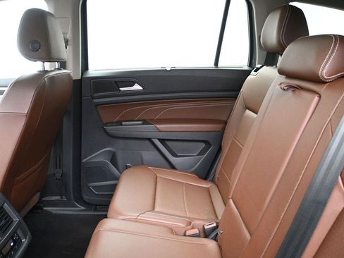 Used 2022 Volkswagen Atlas SE w/ Panoramic Sunroof Package AWD/4WD image 9