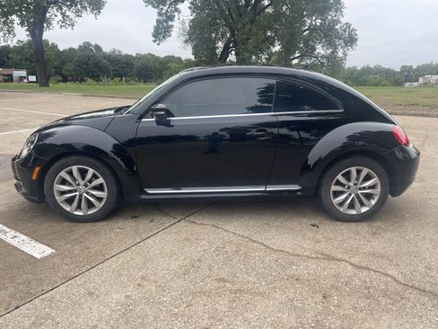 Used 2013 Volkswagen Beetle TDI image 8