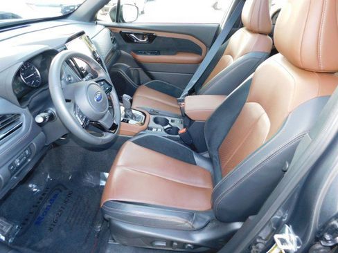 Used 2025 Subaru Forester Touring image 15
