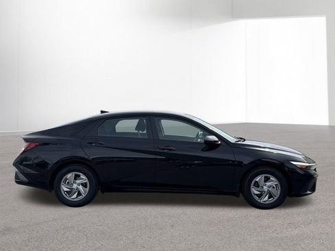 New 2026 Hyundai Elantra Sport FWD image 22