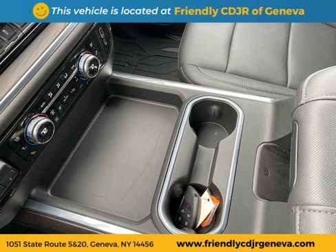 Used 2024 GMC Sierra 2500 SLT w/ SLT Premium Package image 17