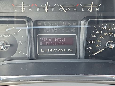 Used 2014 Lincoln Navigator Base image 34