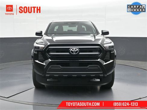 Used 2025 Toyota Tacoma SR w/ SR Upgrade Package image 5