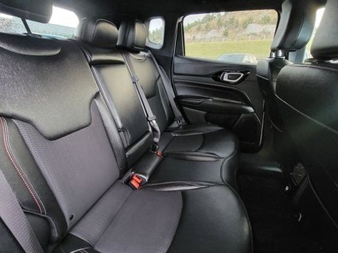 Used 2024 Jeep Compass Trailhawk image 38