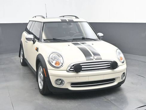 Used 2009 MINI Cooper Clubman Hardtop FWD image 1