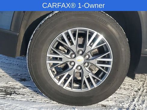 Used 2025 Chevrolet Traverse LT image 6