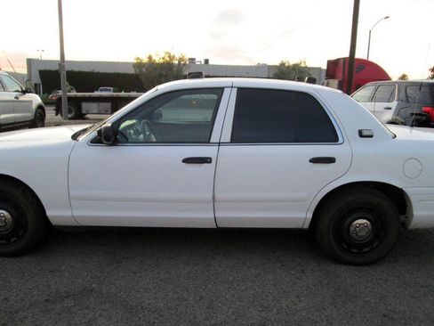 Used 2005 Ford Crown Victoria Police Interceptor RWD image 1