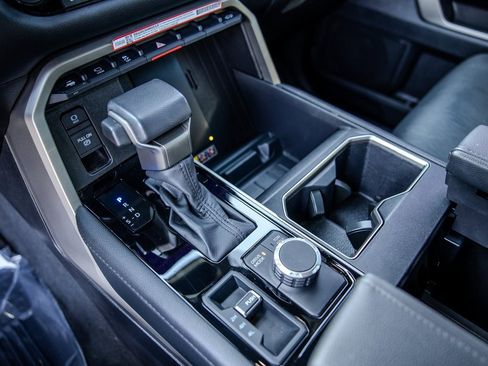 Used 2025 Toyota Tundra Limited image 9