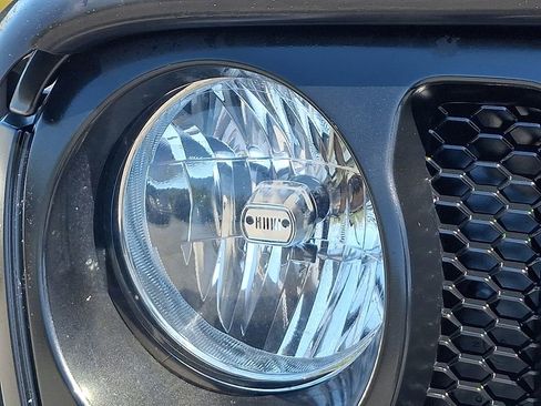 Used 2021 Jeep Wrangler Unlimited Sport AWD/4WD image 11