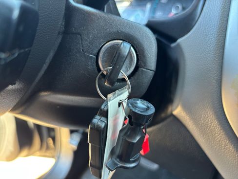 Used 2018 Chevrolet Colorado LT image 30