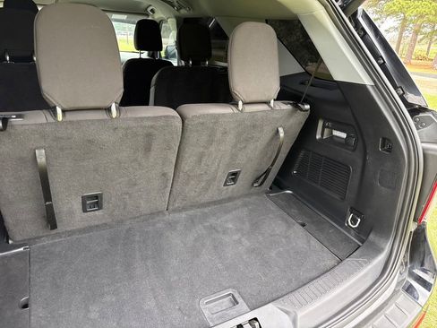 Used 2024 Ford Explorer XLT image 45