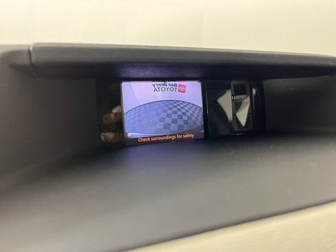 Used 2012 Toyota Sienna XLE image 12