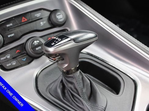 Used 2019 Dodge Challenger SXT image 31