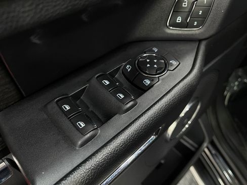 Used 2019 Ford Expedition Limited w/ Equipment Group 302A AWD/4WD image 16