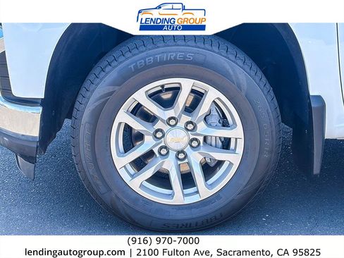 Used 2021 Chevrolet Silverado 1500 LT w/ Z71 Off-Road Package AWD/4WD image 9