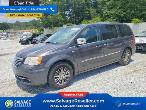 Used 2014 Chrysler Town & Country Touring-L FWD image 1