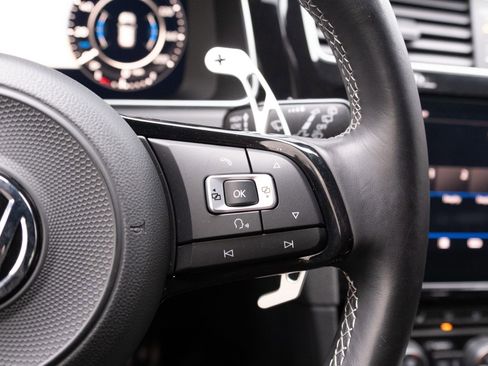 Used 2018 Volkswagen Golf R 4-Door image 8