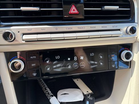 New 2026 Genesis G70 2.5T Prestige image 9