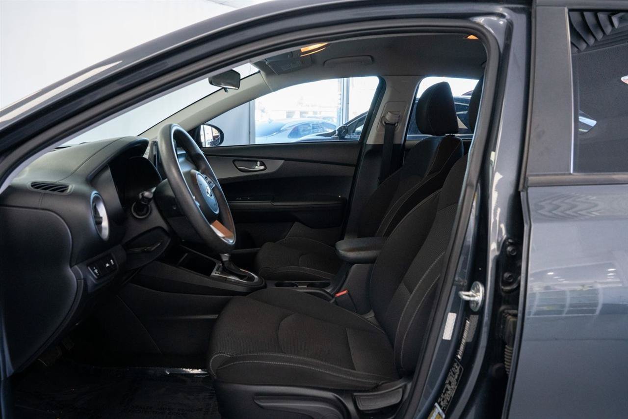 Used 2020 Kia Forte LXS FWD image 11