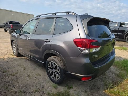 Used 2024 Subaru Forester Premium AWD/4WD image 4
