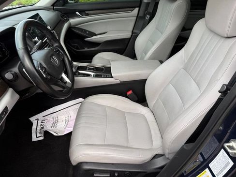Used 2018 Honda Accord Touring image 16