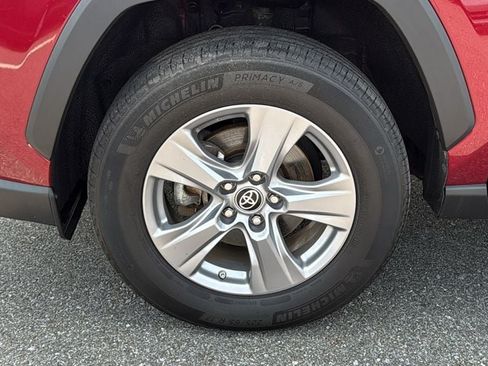 Used 2022 Toyota RAV4 LE AWD/4WD image 8