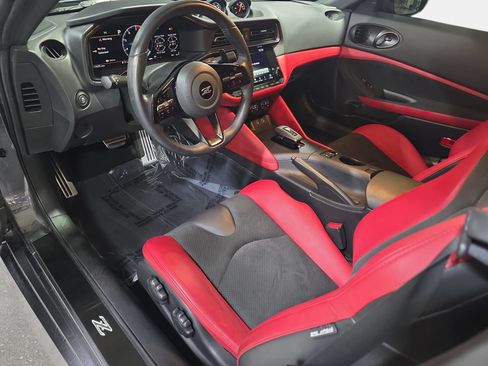Used 2024 Nissan Z Performance w/ Floor Mat Package RWD image 13