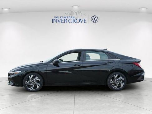 Used 2024 Hyundai Elantra SEL w/ Convenience Package FWD image 4