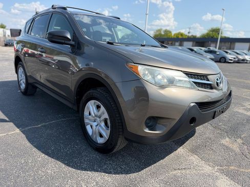 Used 2014 Toyota RAV4 LE FWD image 3