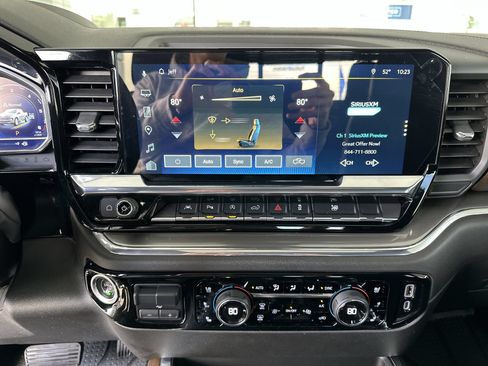 Certified 2023 Chevrolet Silverado 1500 High Country w/ High Country Premium Package AWD/4WD image 33
