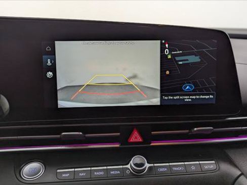Used 2025 Hyundai Elantra Limited FWD image 27