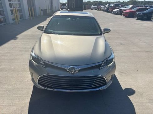 Used 2017 Toyota Avalon Limited w/ All Weather Liner Package FWD image 8