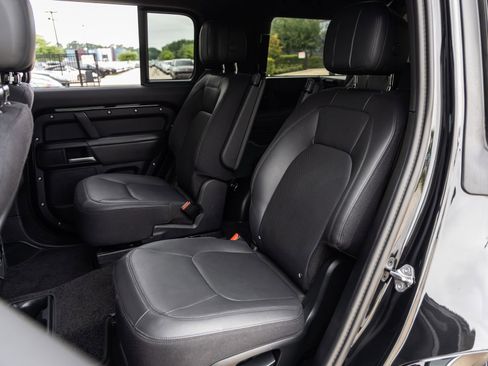 Used 2025 Land Rover Defender 130 V8 AWD/4WD image 31
