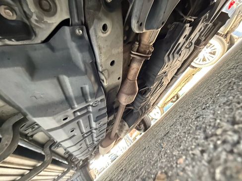 Used 2010 Toyota Highlander SE image 36