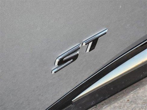 New 2025 Buick Envision Sport Touring image 8